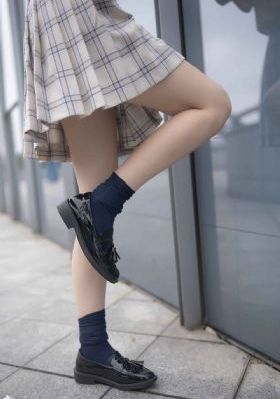 欧美巨乳美女_DVD视频大全